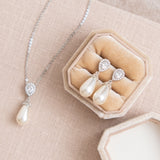 Noemi I teardrop pearl earrings and necklace set (silver) - Liberty in Love