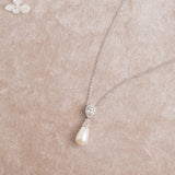 Noemi I teardrop pearl earrings and necklace set (silver) - Liberty in Love