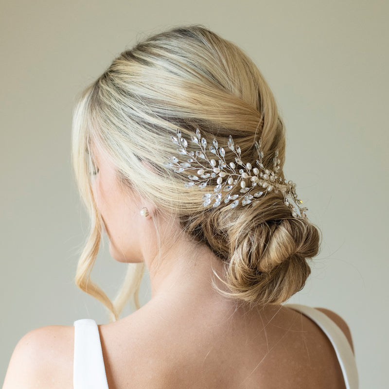 Pearl serenade crystal spray clip (silver) - Liberty in Love