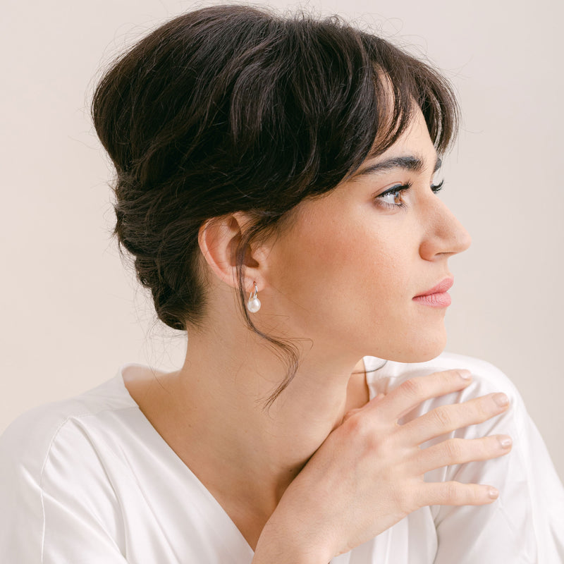 Simple freshwater pearl drop earrings (silver) Aria – Liberty in