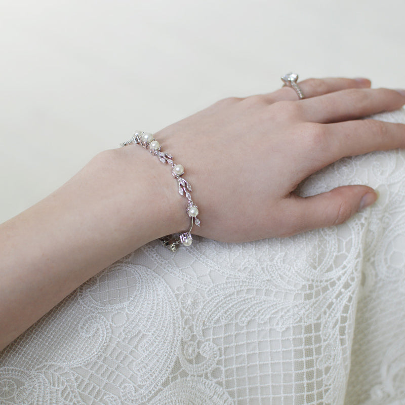 Belgravia pearl and cubic zirconia bracelet - Liberty in Love