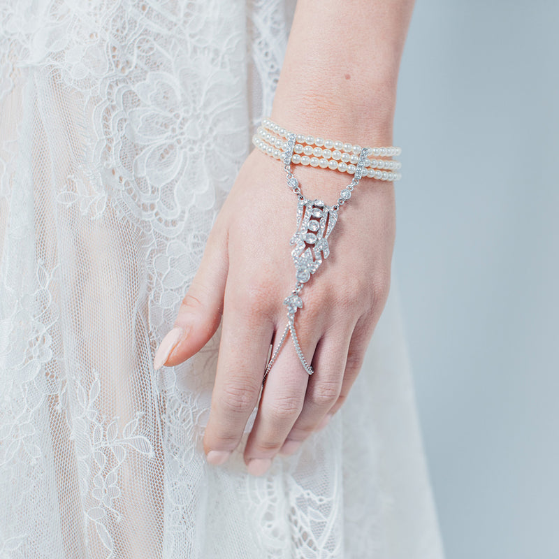 Bell crystal pearl hand bracelet - Liberty in Love