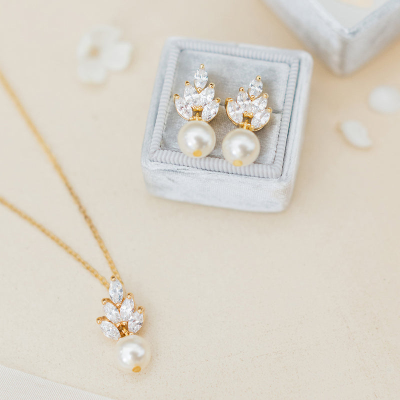 Bocheron pearl drop earrings (gold) - Liberty in Love