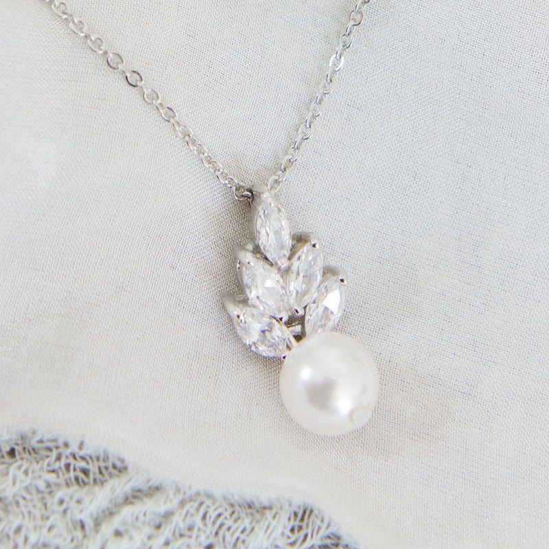 Bocheron pearl pendant necklace - Liberty in Love