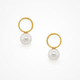 Bombshell gold circle pearl earrings - Liberty in Love