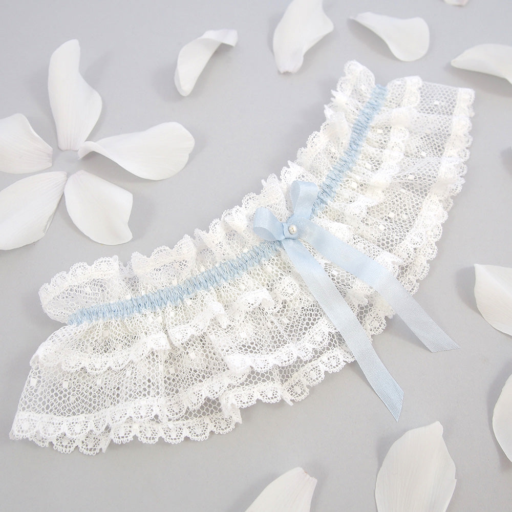 Ivory dotted lace and freshwater pearl garter