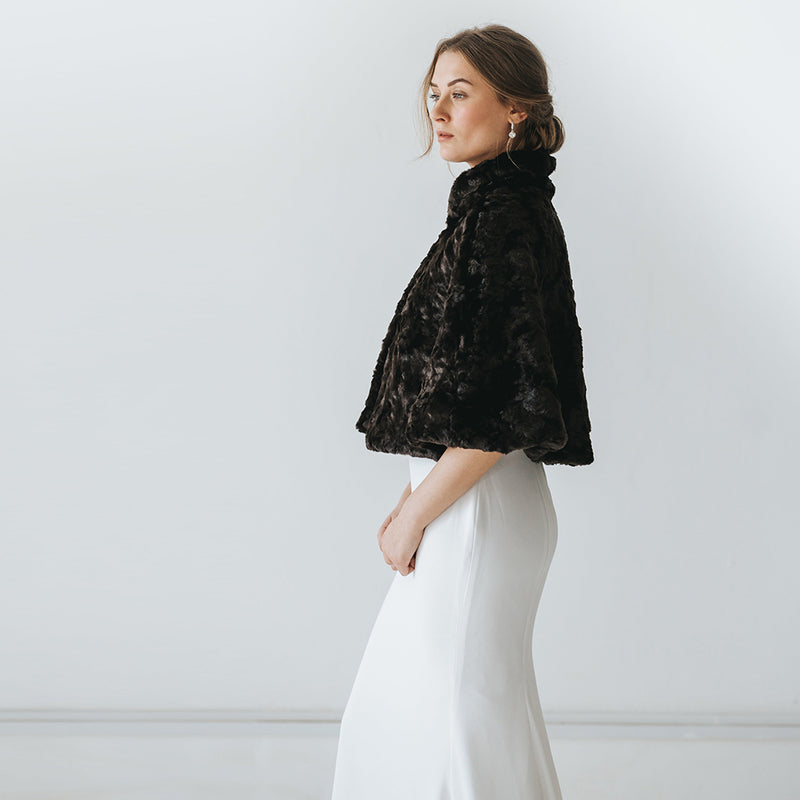 Chocolate faux fur cape - Liberty in Love