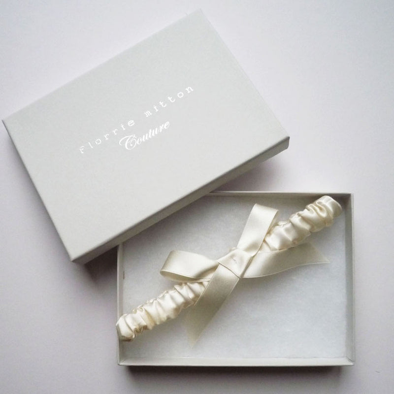 Cloud Nine ivory silk bow garter - Liberty in Love
