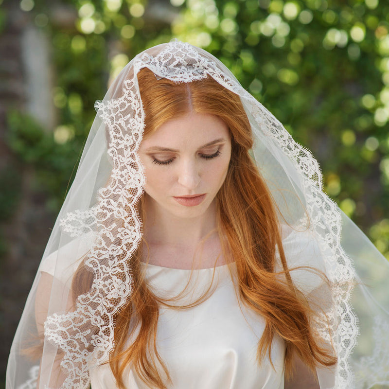 Dahlia lace edge veil - Liberty in Love