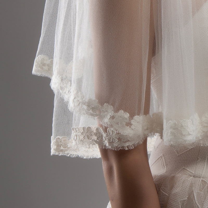 Silk tulle veil with daisy lace trim - Liberty in Love