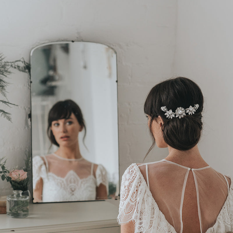 Flute draped jewels headpiece - Liberty in Love