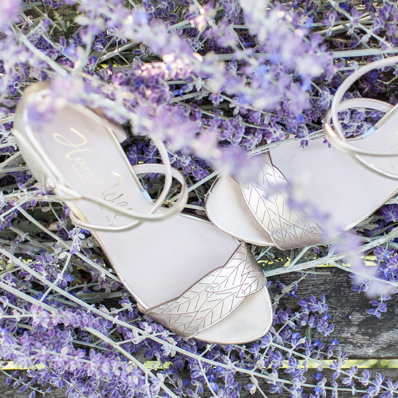 Ivana gold leaves leather sandals - Liberty in Love