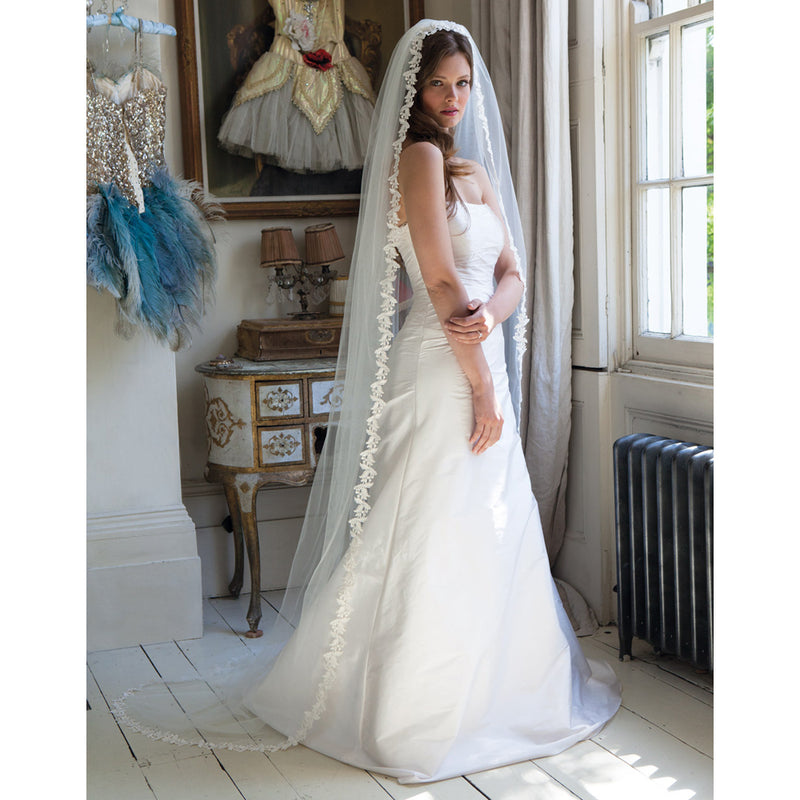 Idol tulle veil with Guipure lace edge - Liberty in Love