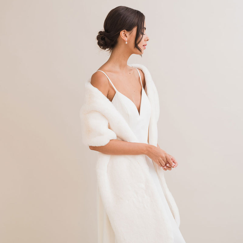 Ivory faux fur long stole - Liberty in Love