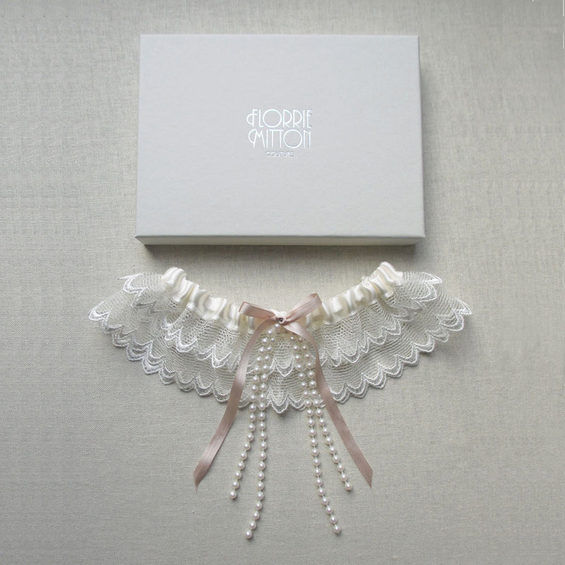 Je t'aime embroidered tulle garter with pearl trim - Liberty in Love