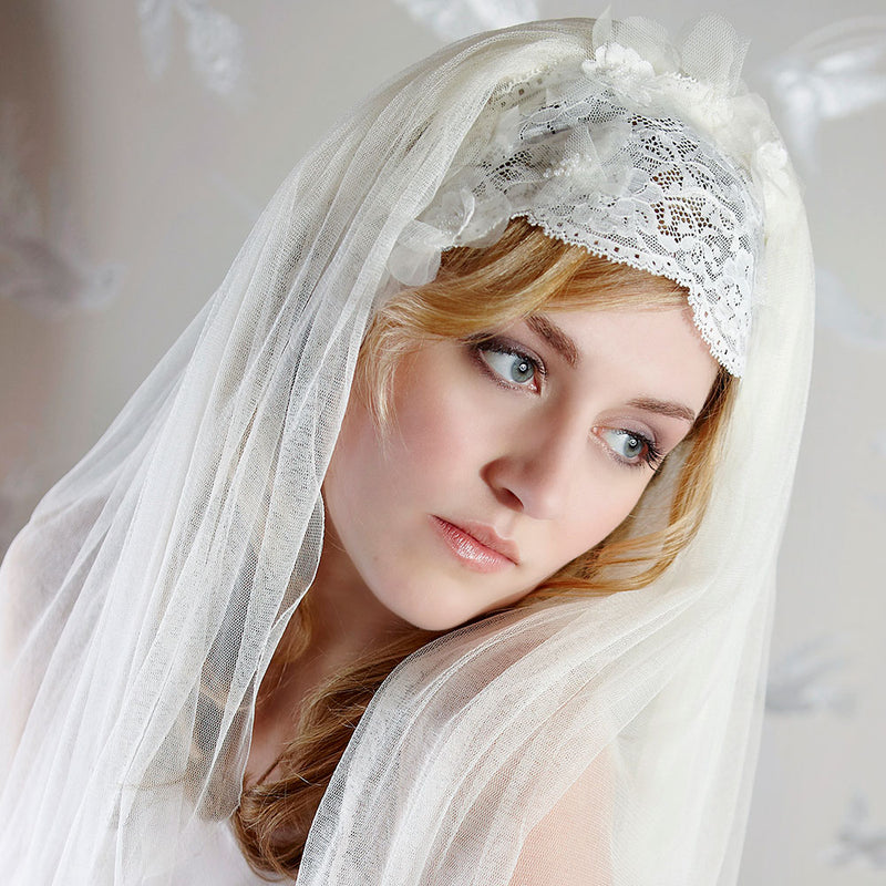 Gwyneth silk tulle veil with lace trim - Liberty in Love