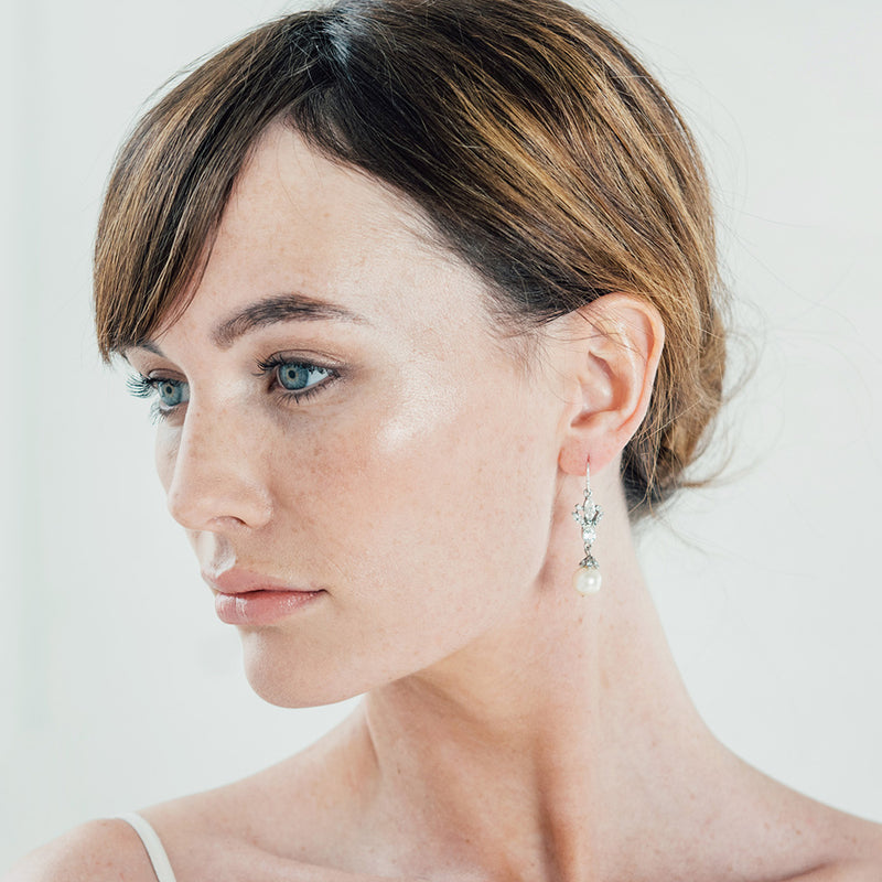 Pearl and crystal linear drop earrings Ben-Amun – Liberty in Love