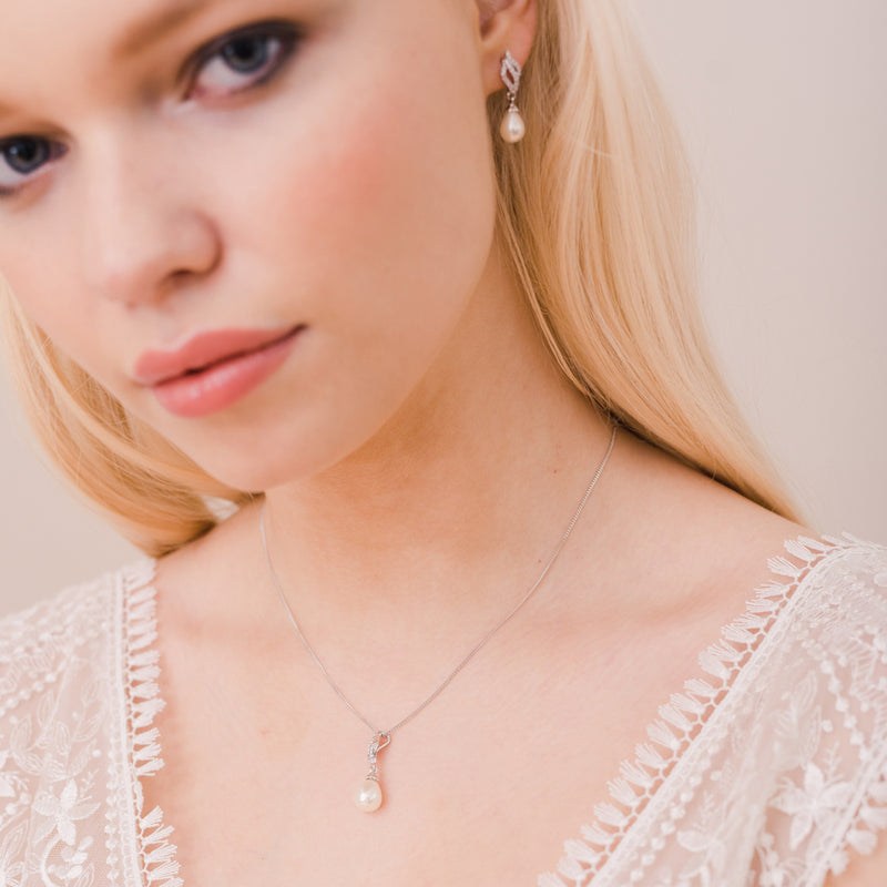 Lisbon pearl bridal jewellery set - Liberty in Love