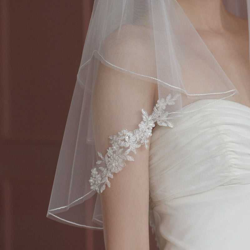 Queensday tulle veil with floral motifs - Liberty in Love