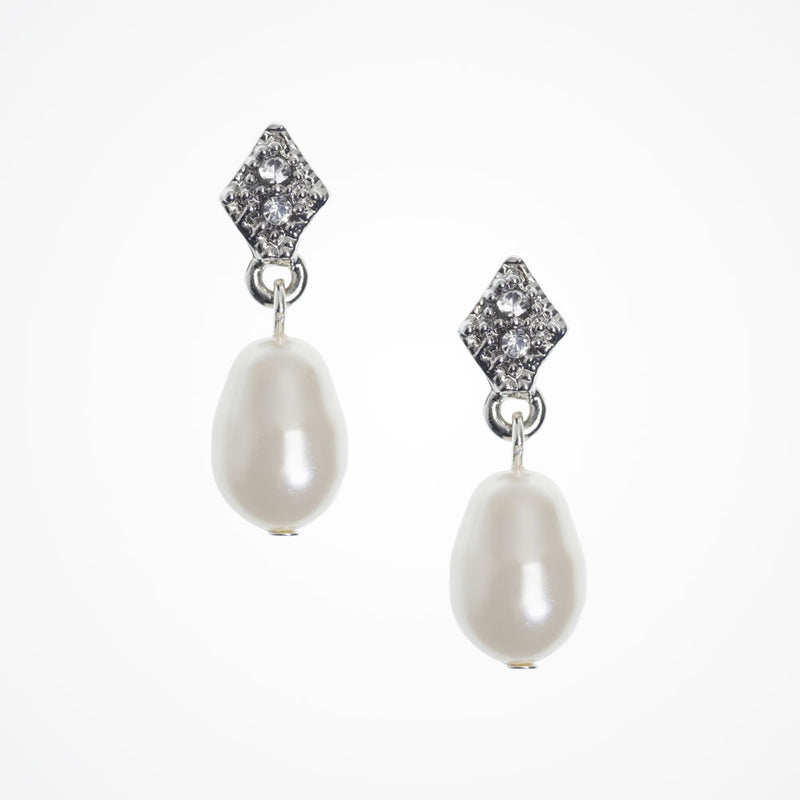 Vintage inspired pearl drop earrings Tiffany Stephanie Browne Liberty in Love