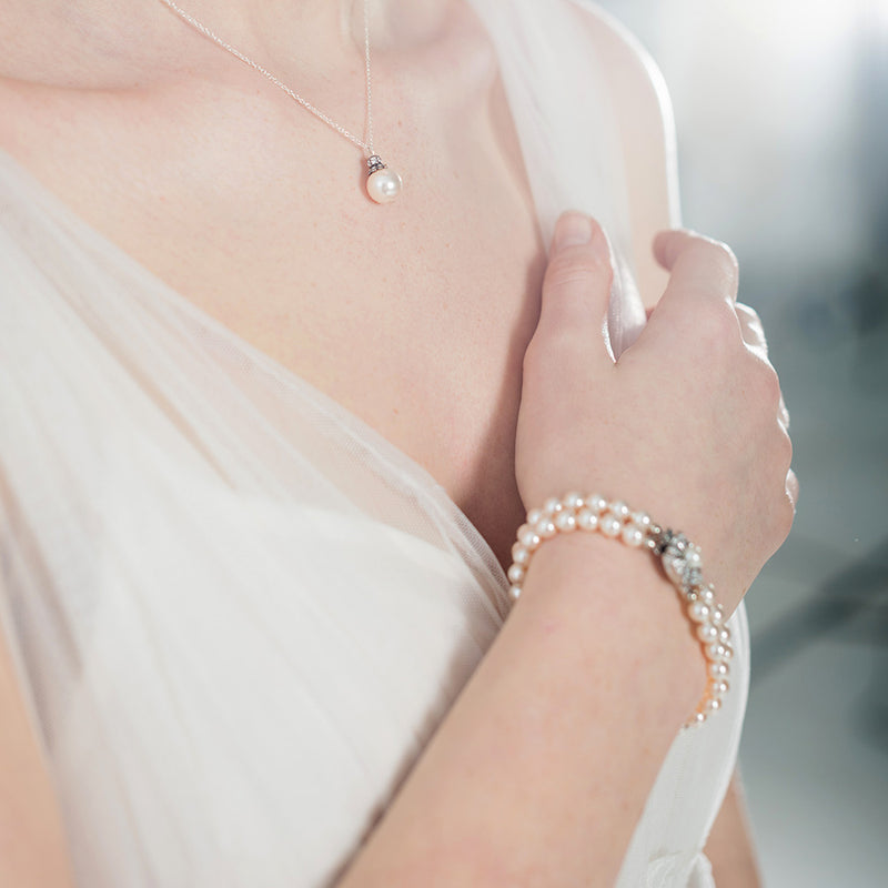 Laverne antique-inspired flower pearl bracelet - Liberty in Love