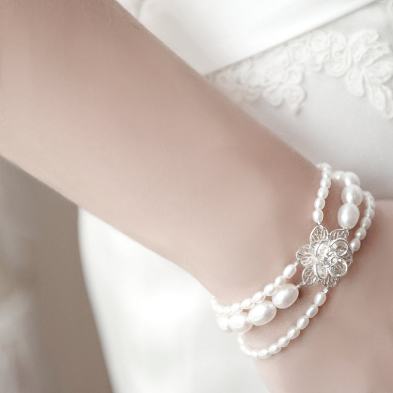 Viola II pearl wedding bracelet - Liberty in Love