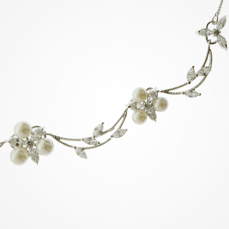 Waterlily pearl necklace - Liberty in Love